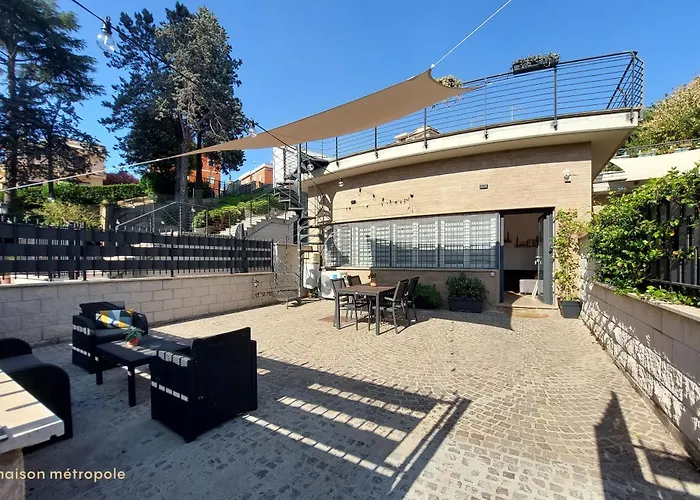 Apartment Color House, Roof Garden & Parking *