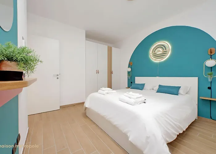 Color House, Roof Garden & Parking Apartment
