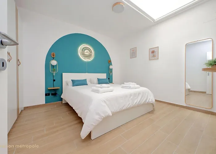 Color House, Roof Garden & Parking Rom