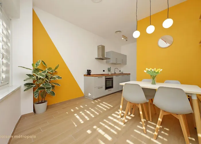 Color House, Roof Garden & Parking Rom
