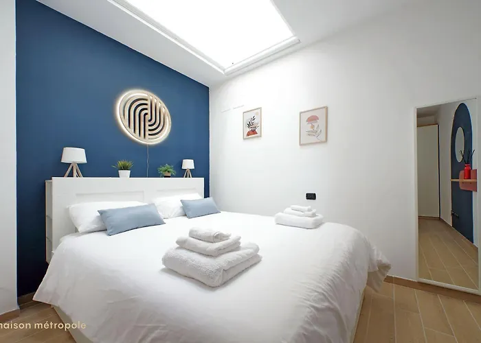 Color House, Roof Garden & Parking Rom